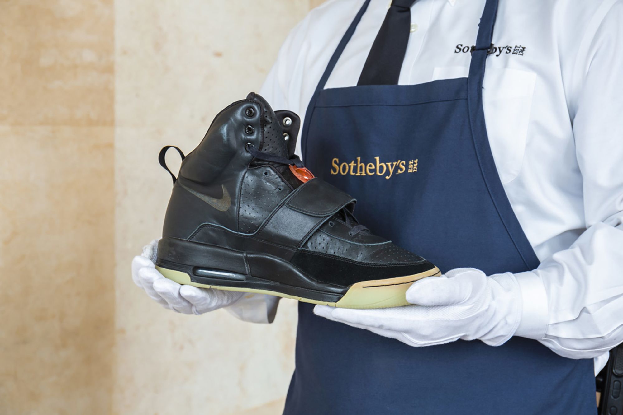 kanye-west-yeezy-prototype-sale